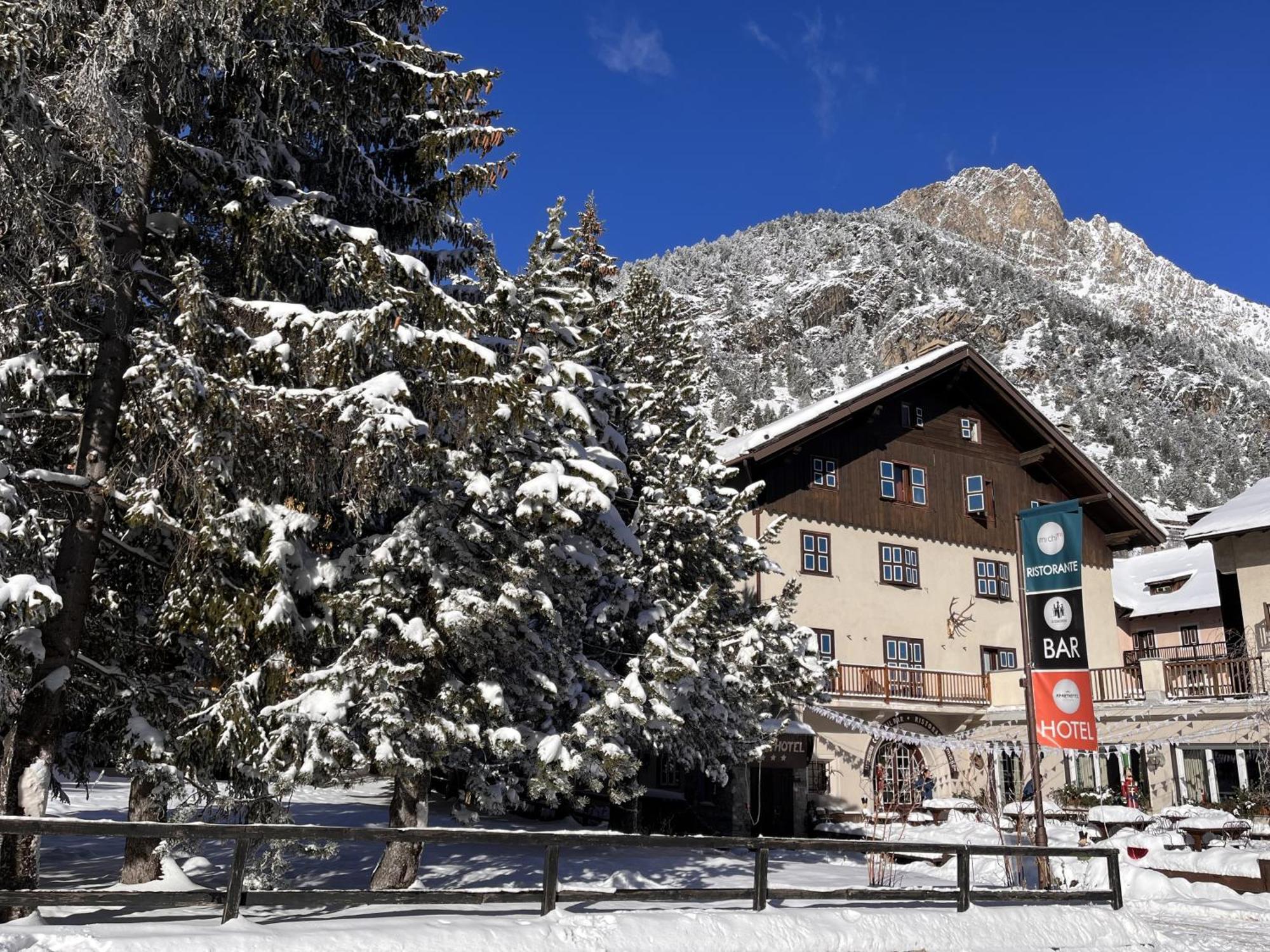 Aparthotel Claviere Exterior photo